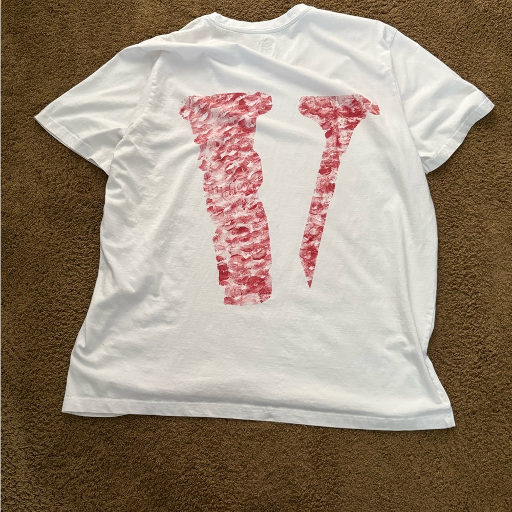 White vlone T-Shirt with Red Graphic